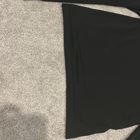 Never worn black long sleeve with thumb slits on sleeves - Picture 6 of 6